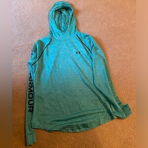 Women’s Under Armour long sleeve shirt